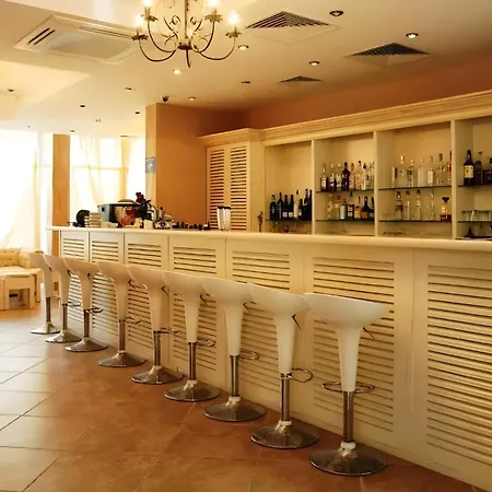 Marino Mar Deluxe Studios, & Indoorpool Inclusive Aparthotel