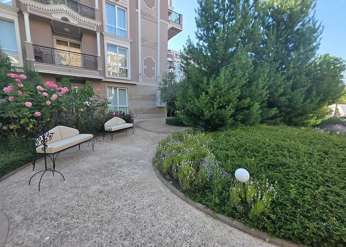 Marino Mar Deluxe Studios, & Indoorpool Inclusive